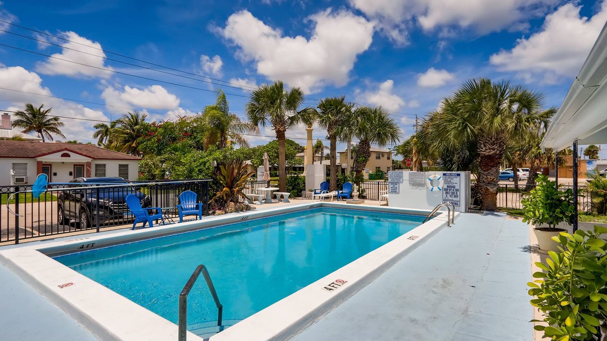 Singer Island Apartment | The Coral Sands