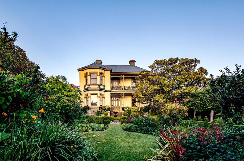 Glebe Cabin | The Corinda Collection