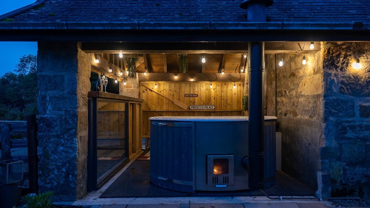 Glasgow Cottage | The Cottage at Barraston Farm - a cottage that sleeps 10 guests in 4 bedrooms