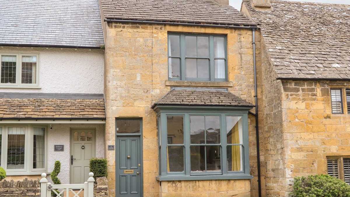Broadway Cottage | THE COTTAGE AT BROADWAY, pet friendly, with a garden in Broadway