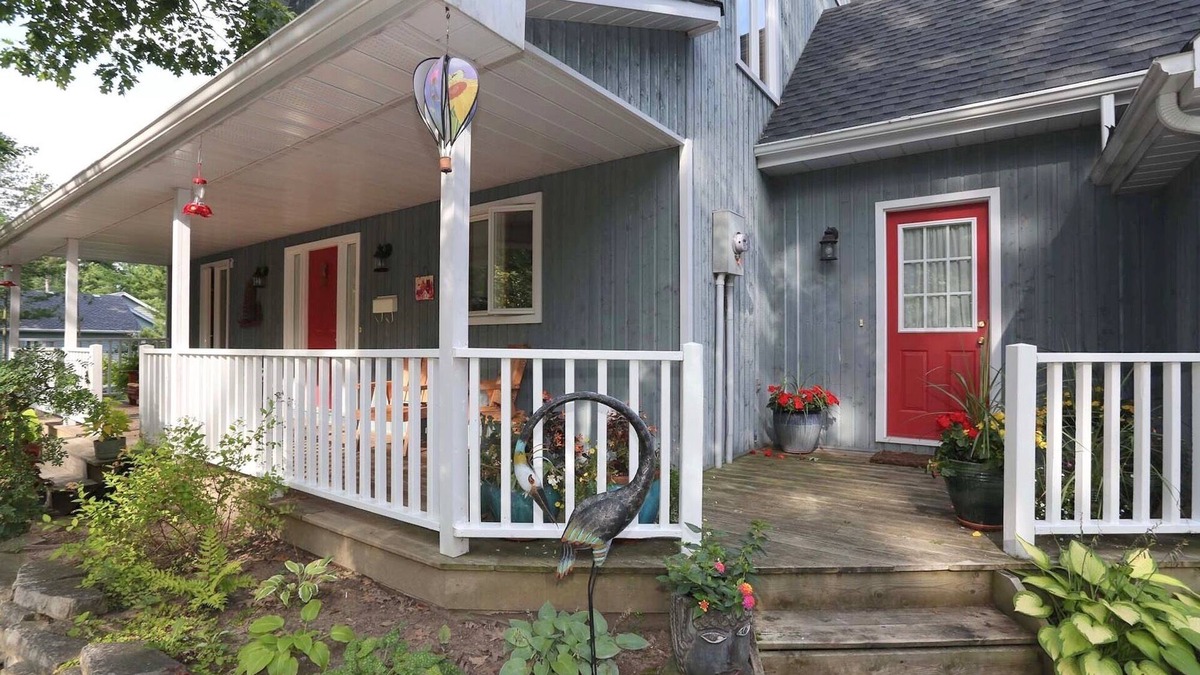 Grand Bend Cottage | The Cottage At Old River Road.