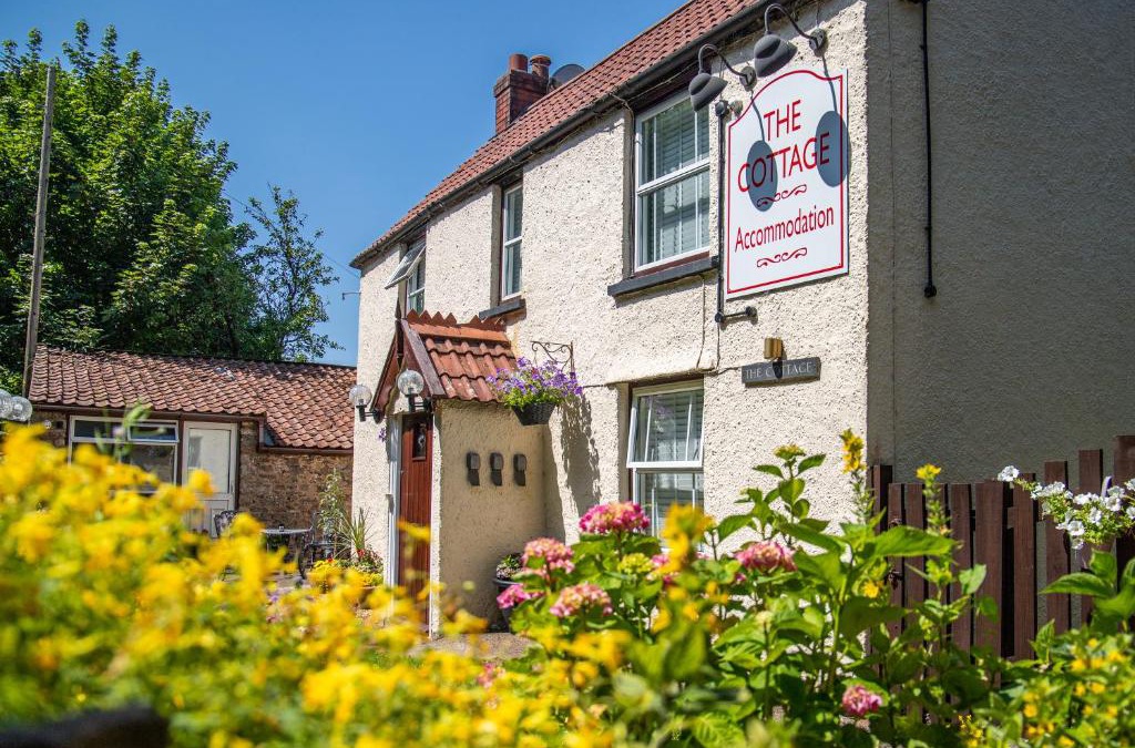 Lulsgate Bottom Bed & Breakfast | The Cottage