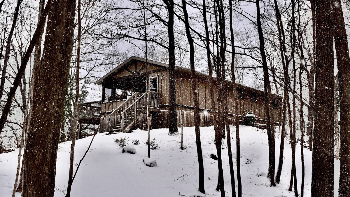 Frontenac Cottage | The Cottage Getaway on Cranberry Lake
