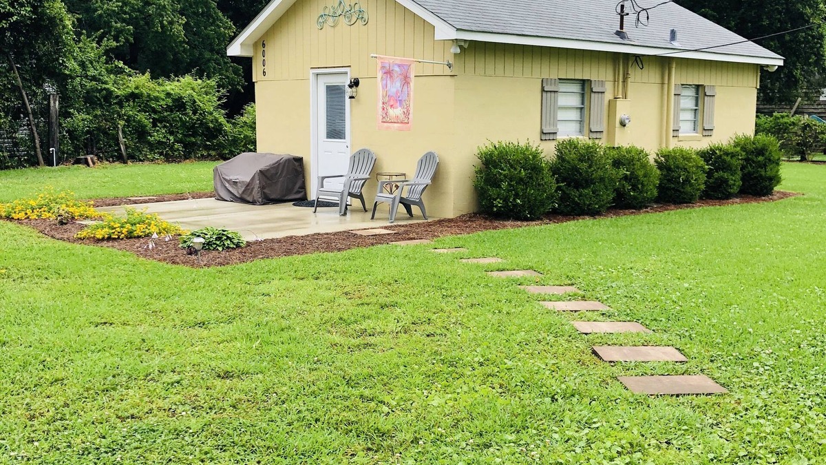 Wilmington Cottage | The Cottage on Park 2 miles from Wrightsville Beach