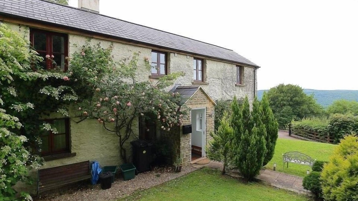 Saint Briavels Cottage | THE COTTAGE, pet friendly, character holiday cottage in St Briavels