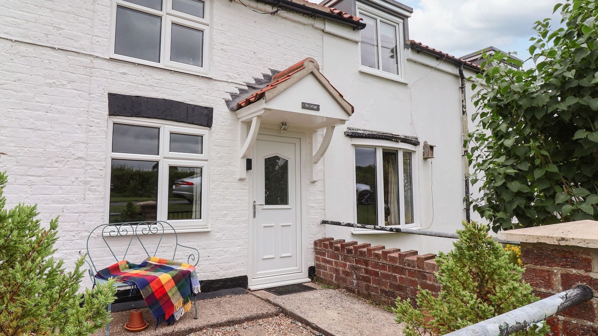 Kilham Cottage | THE COTTAGE, pet friendly, character holiday cottage in Kilham