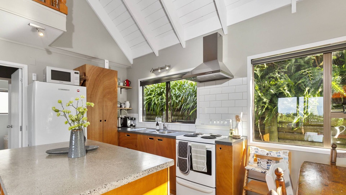 Snells Beach Cottage | The Cottage - Snells Beach Holiday Home