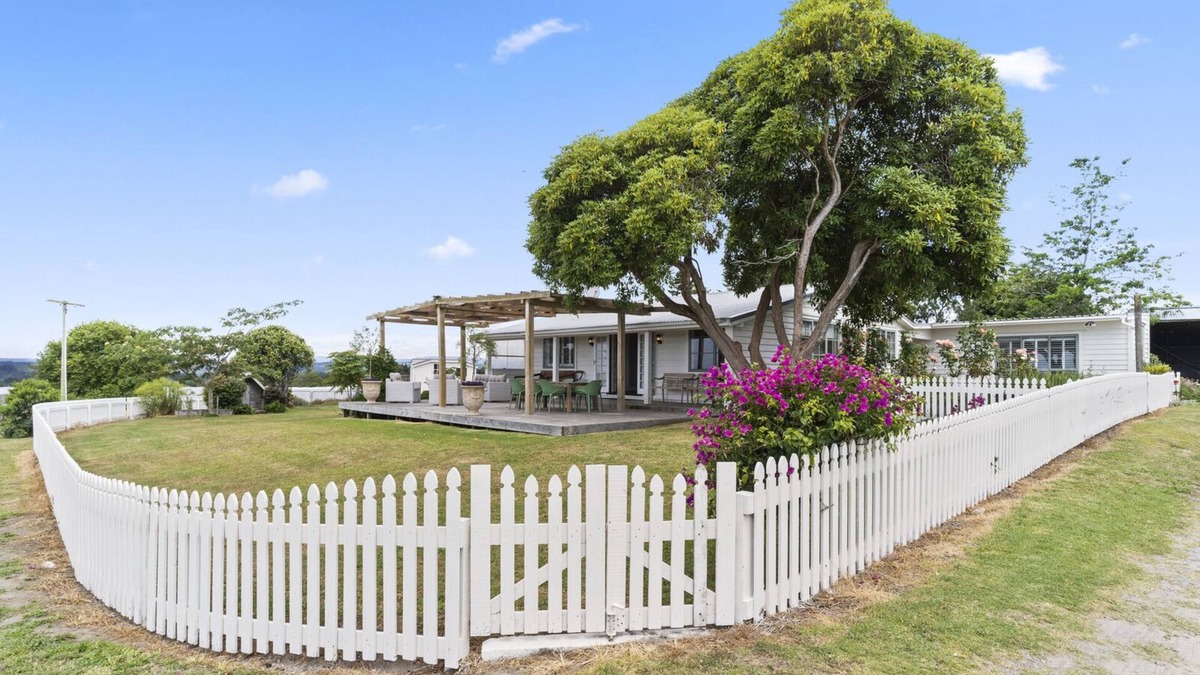 Western Bay of Plenty District House | The Cottage - Te Puke Holiday Home