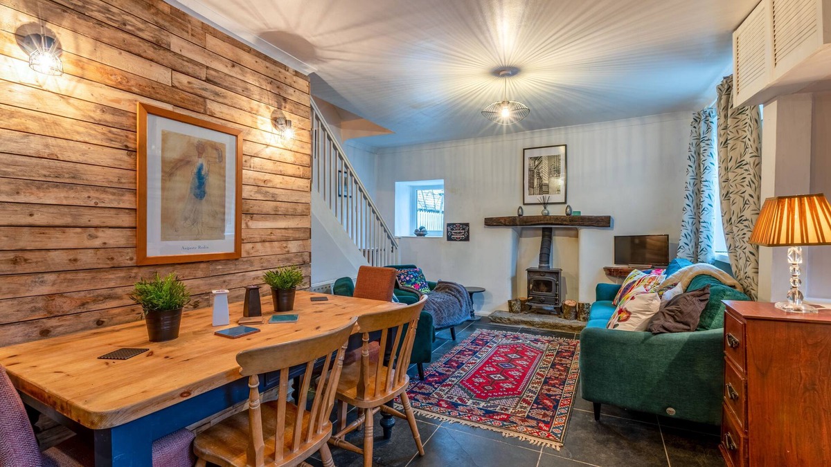 Kendal Cabin | The Cottage @ Yard 63 - 10-Min walk to Kendal Town Centre (Dog-Friendly)