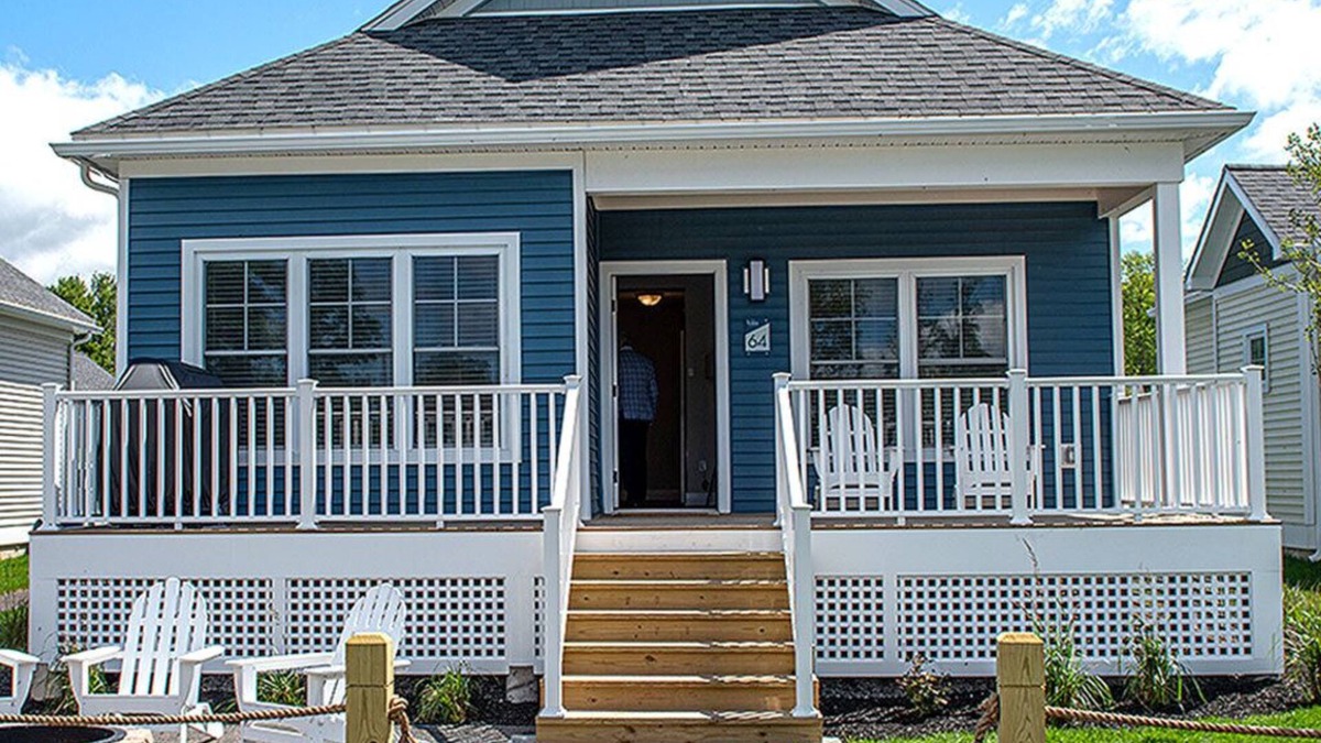 Sylvan Beach Cottage | The Cove at Sylvan Beach - Pet friendly lakeside cottage with a pontoon boat!