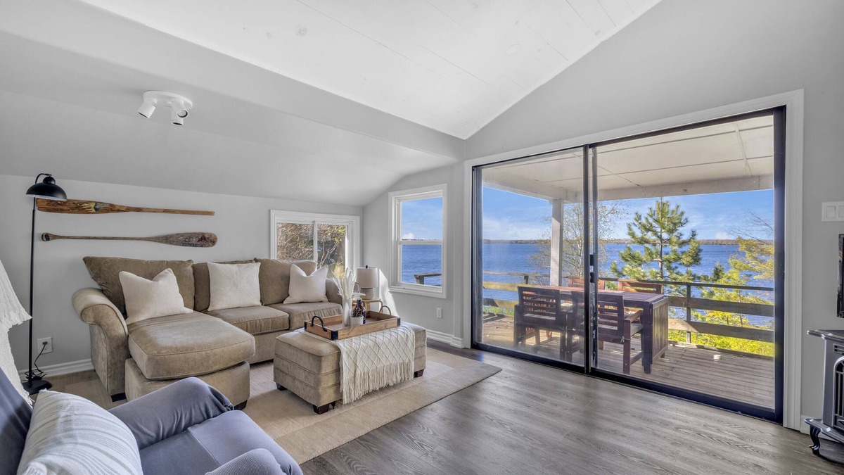 Prince Edward House | The Cove | Lake on the Mountain | 2 Bedrooms