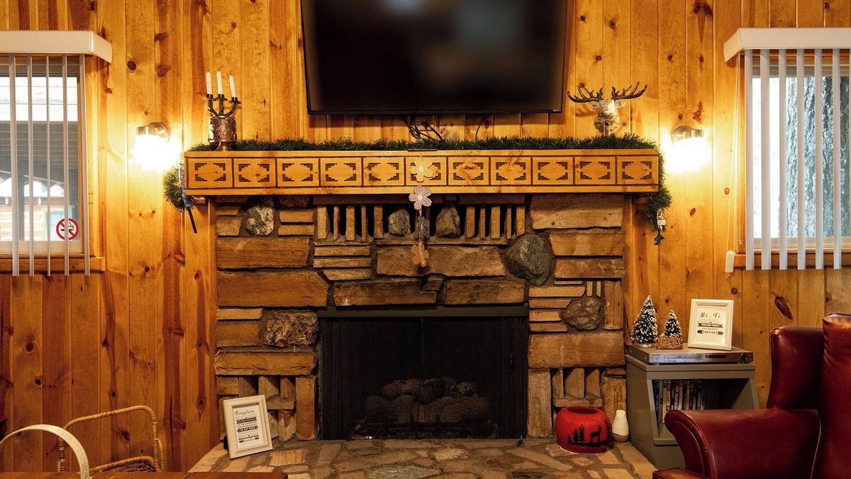 Wrightwood Cabin | The Cozy 2 bedroom Pineland Chalet