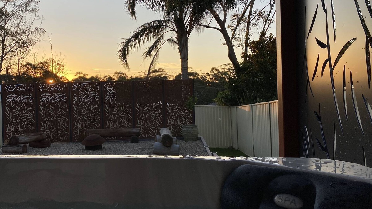 Hill Top Cottage | The Cozy Cottage - private hot tub, breakfast & a bottle of local wine.
