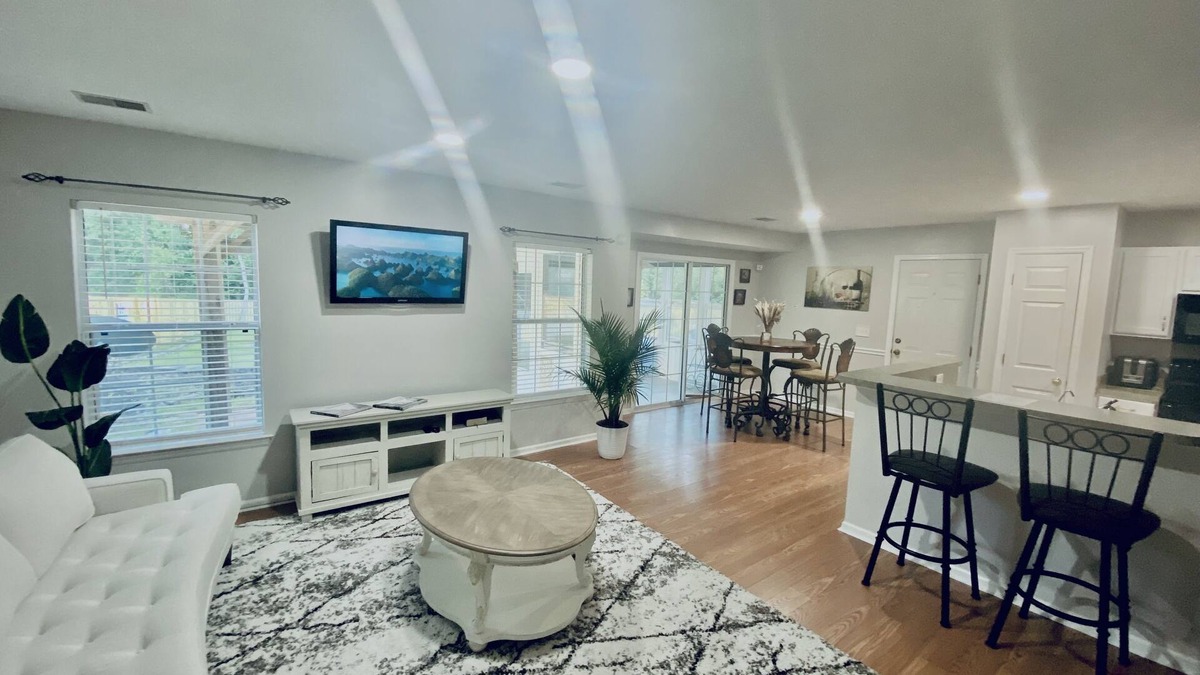 North Charleston House | The Cozy Hidden Gem