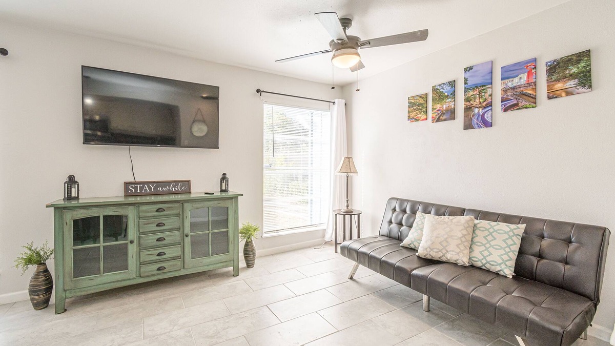Mahncke Park Apartment | The Cozy 'Pearl' of Wisdom