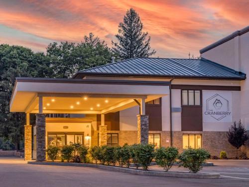 Cheat Lake Hotel | The Cranberry, an Ascend Collection Hotel