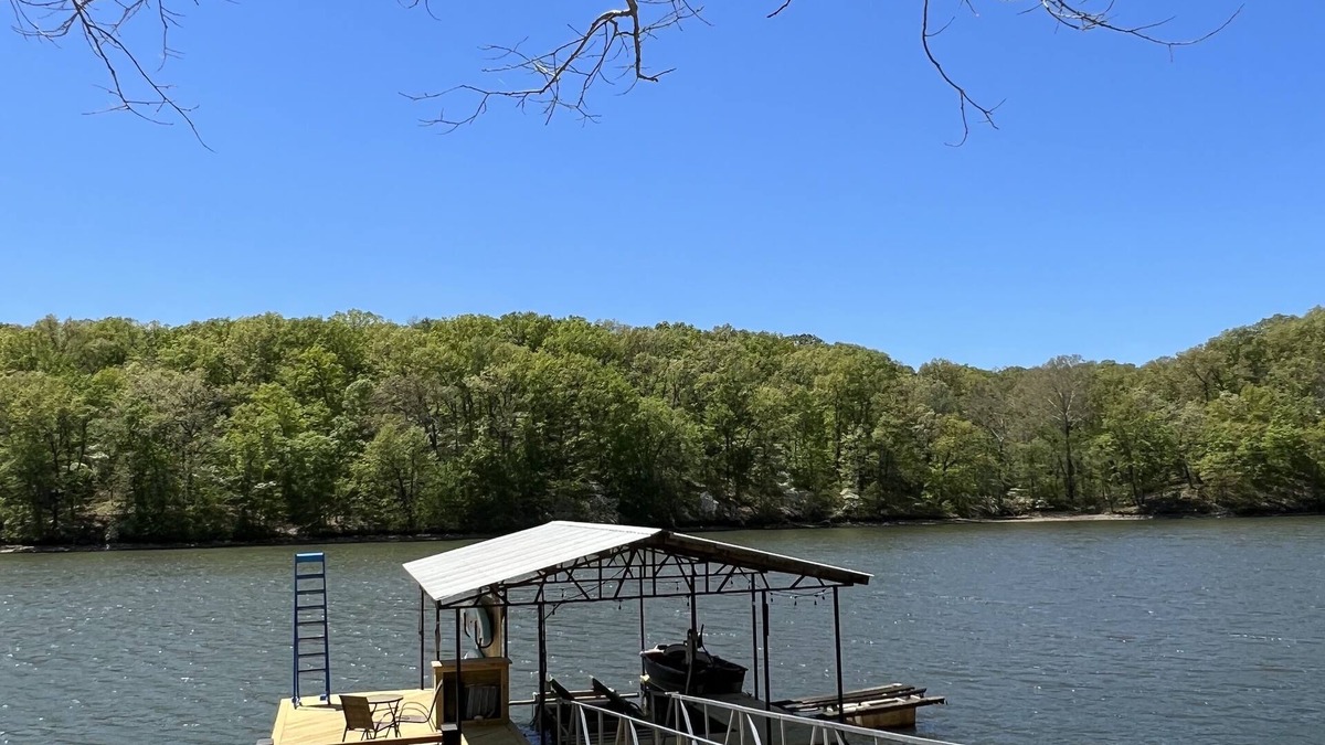 Sunrise Beach Cabin | The Creek Cove Cabin at LOTO