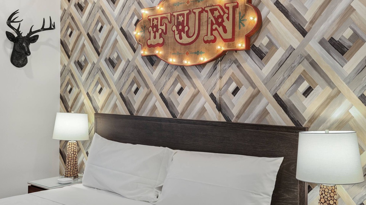Idyllwild Hotel | The Creekstone