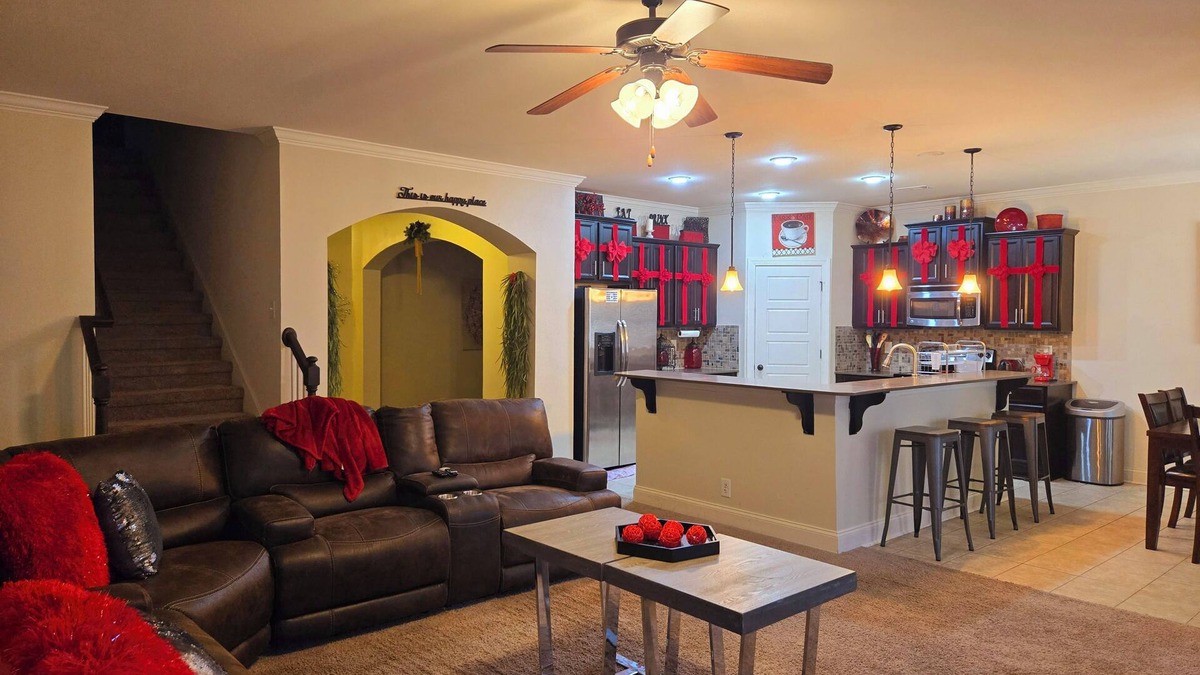 Tuscaloosa House | The Crimson Chateau ~ A Crimsony Craving