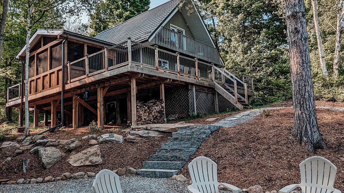 Hastings Highlands Cottage | The Croft- Cozy Lakefront Cottage, Swimming & View