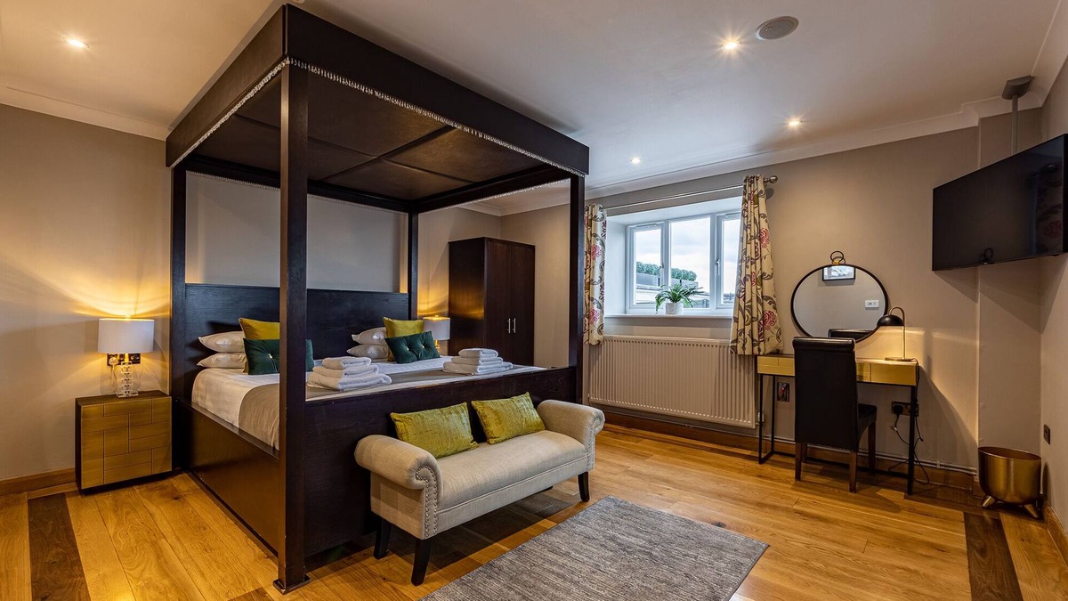 East Horrington Hotel | The Crossways