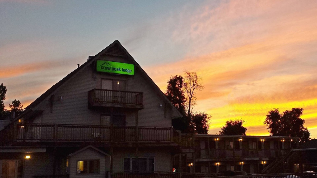 Spearfish Hotel | The Crow Peak Lodge