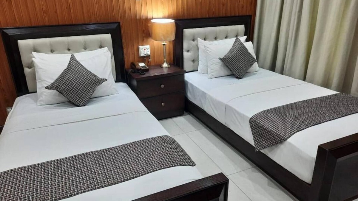 Fatehjang Hotel | The Crown Guest House