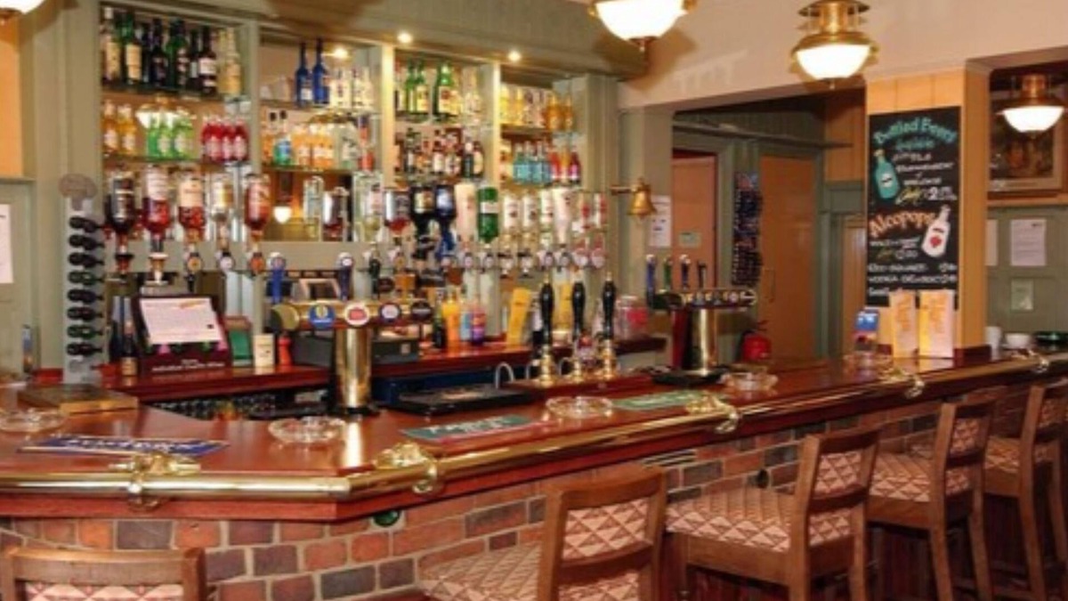 Hailsham Hotel | The Crown Hotel