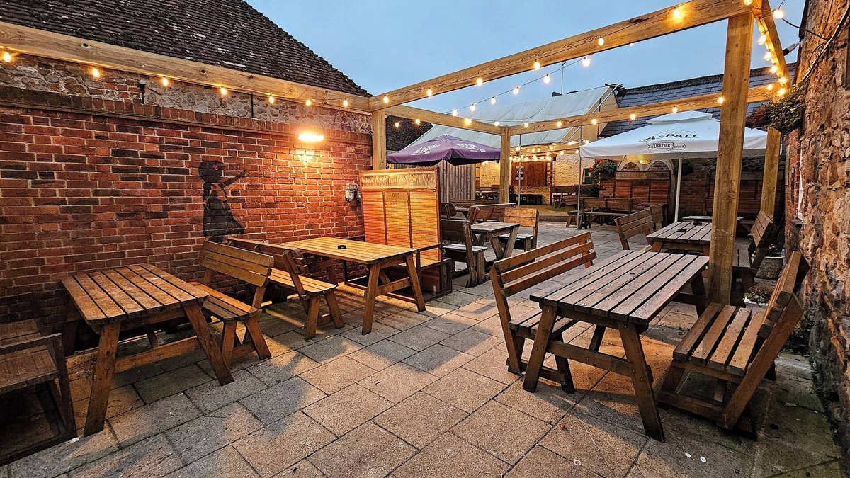 Axford Hotel | The Crown Inn
