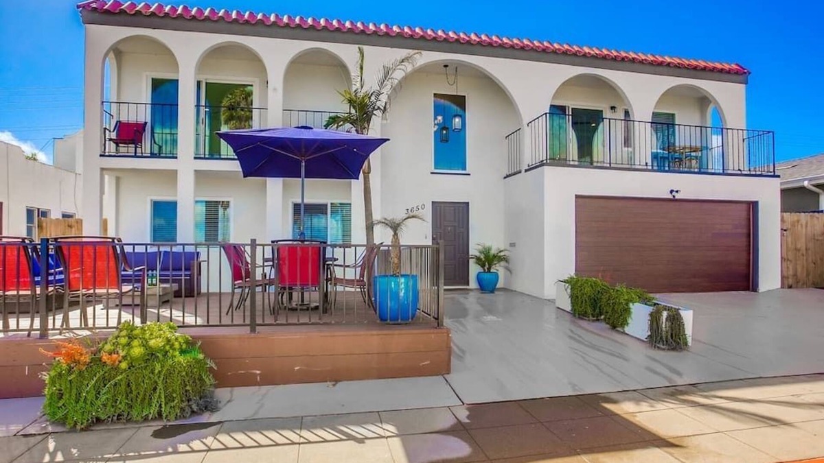 Crown Point Villa | The Crown Jewel Villa with AC! Bikes, Kayak and SUP!