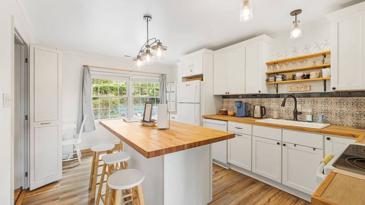 Canton Apartment | The Crows Nest Apt; Asheville; Smoky Mtns