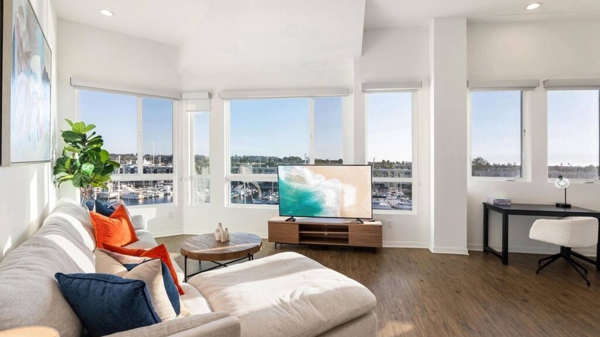 Marina del Rey Apartment | The Crystal 3 Level Penthouse - Marvelous Marina Views 2BR