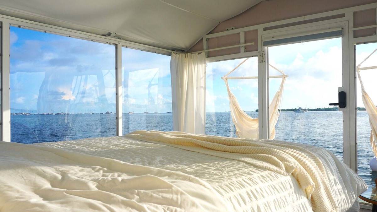 Meadows Boat Rental | The Crystalmarine Suite – Rustic Luxury on the Sea