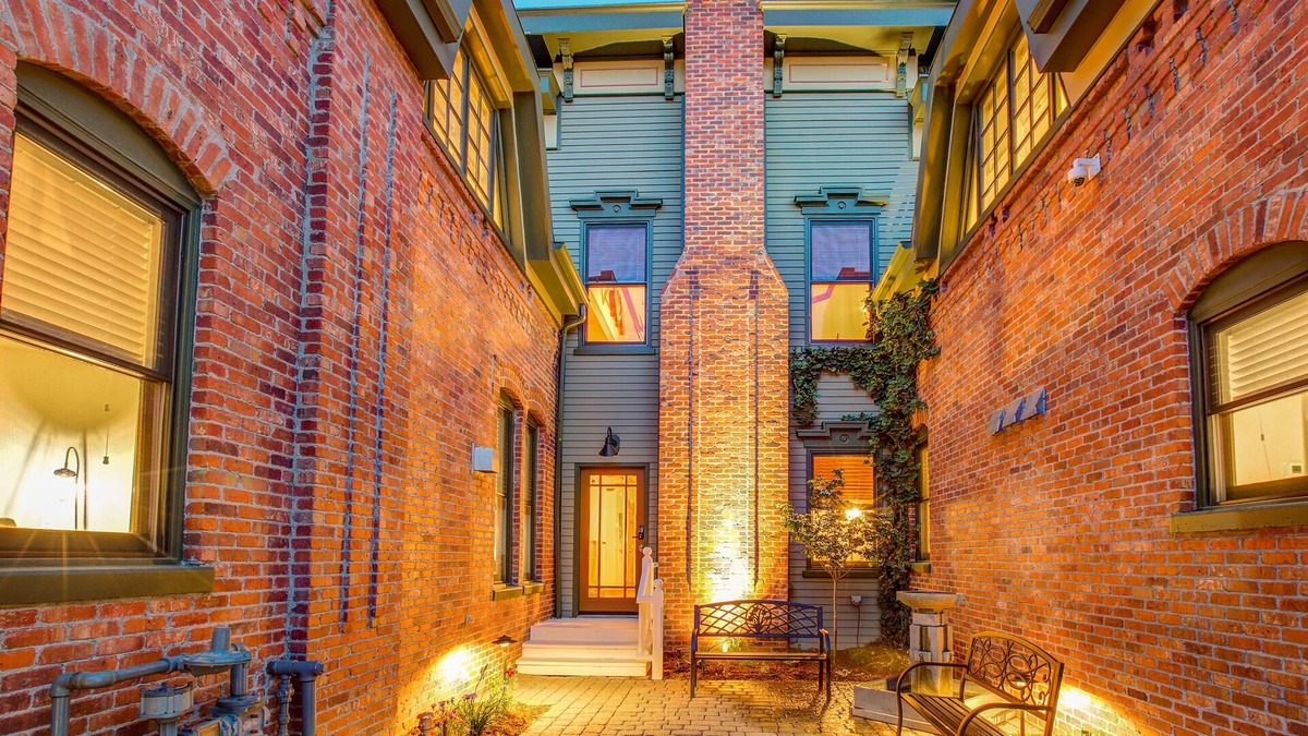 Five Points Bed & Breakfast | The Curtis Park Club