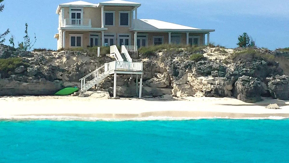 Forbes Hill Villa | "The Cut Pearl" - Stunning Private Beachfront/Oceanfront Villa On Little Exuma