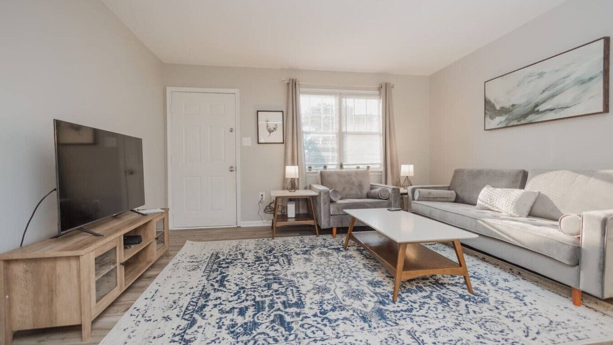 Martinsburg Apartment | The Cute Condo- 2 bedroom apartment
