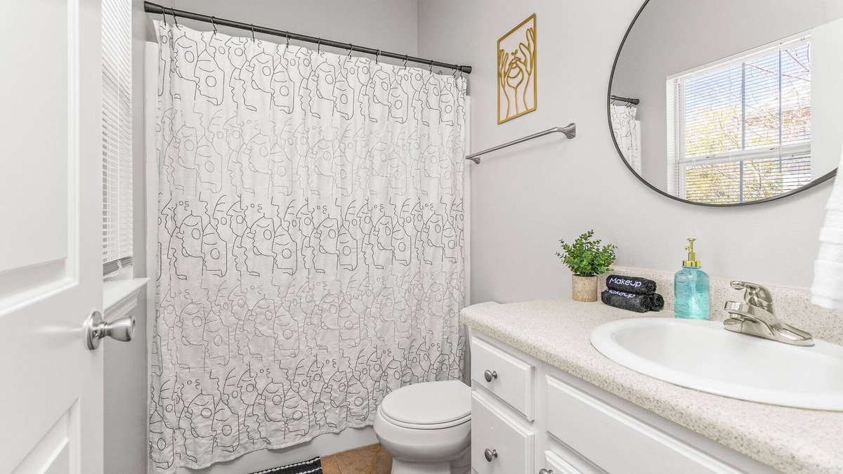 Downtown House | The D'town Pensacola Pearl. 3 bed 2 bath