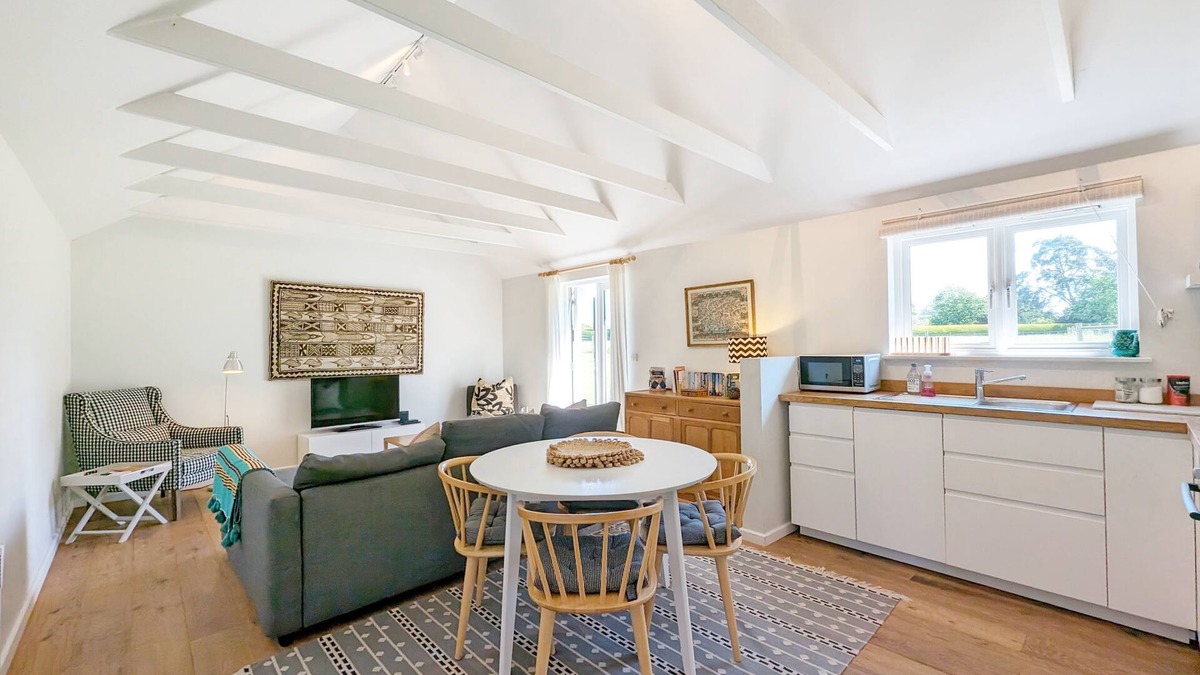 Chichester Cottage | The Dairy , Birdham - a barn conversion that sleeps 4 guests in 2 bedrooms