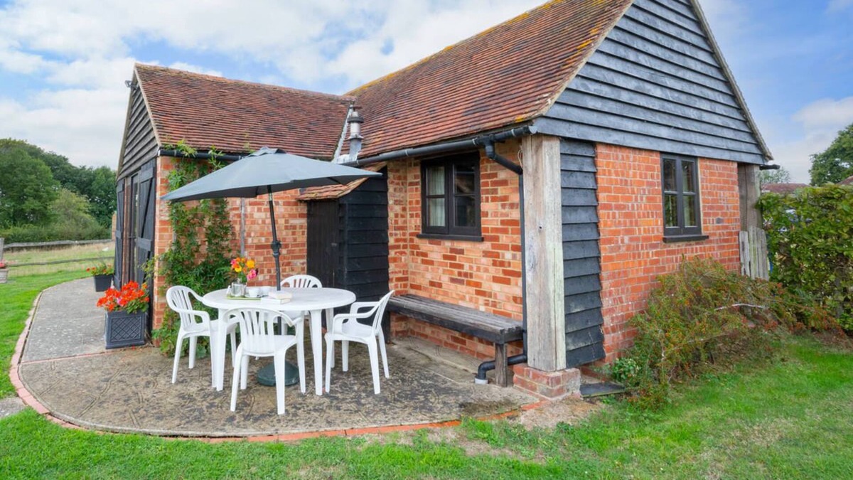 Bodle Street Green House | The Dairy Cottage in the beautiful Hailsham