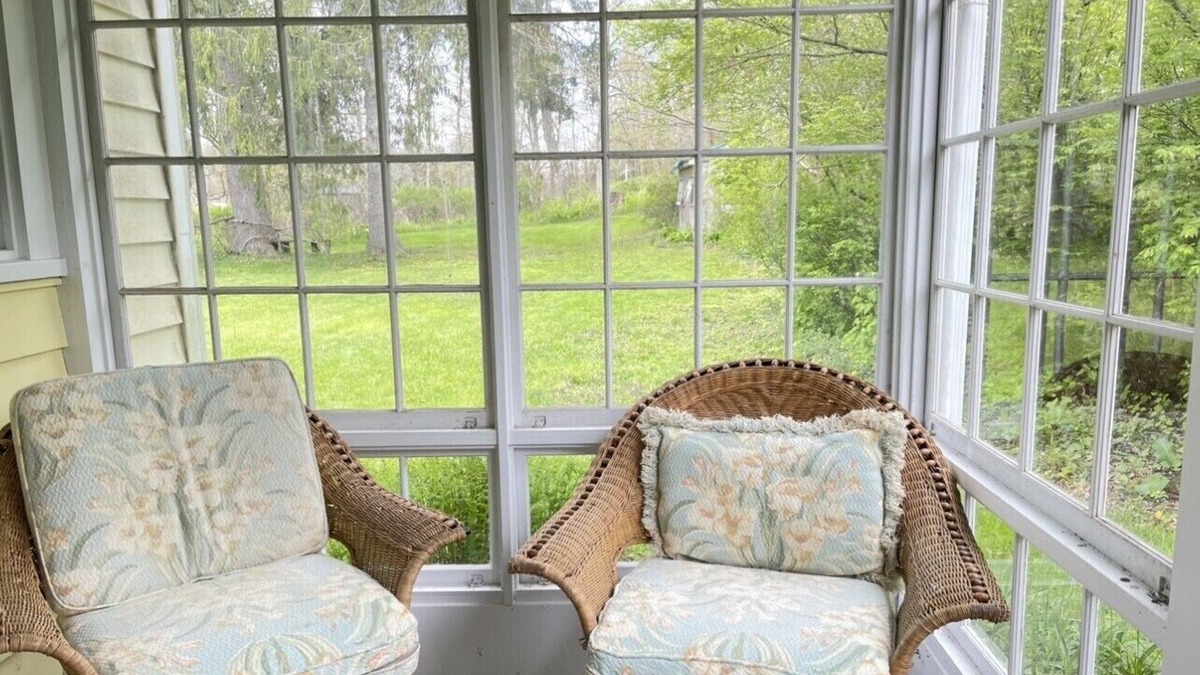 Middle Hope House | The Damien House - A Country Escape where you can hear the creek.