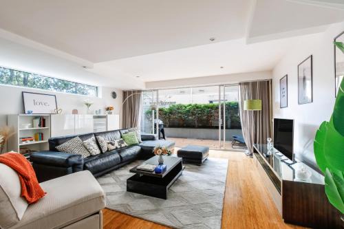 Caulfield North Apartment | The Dandy - Relaxed Living near St Kilda Beach & CBD