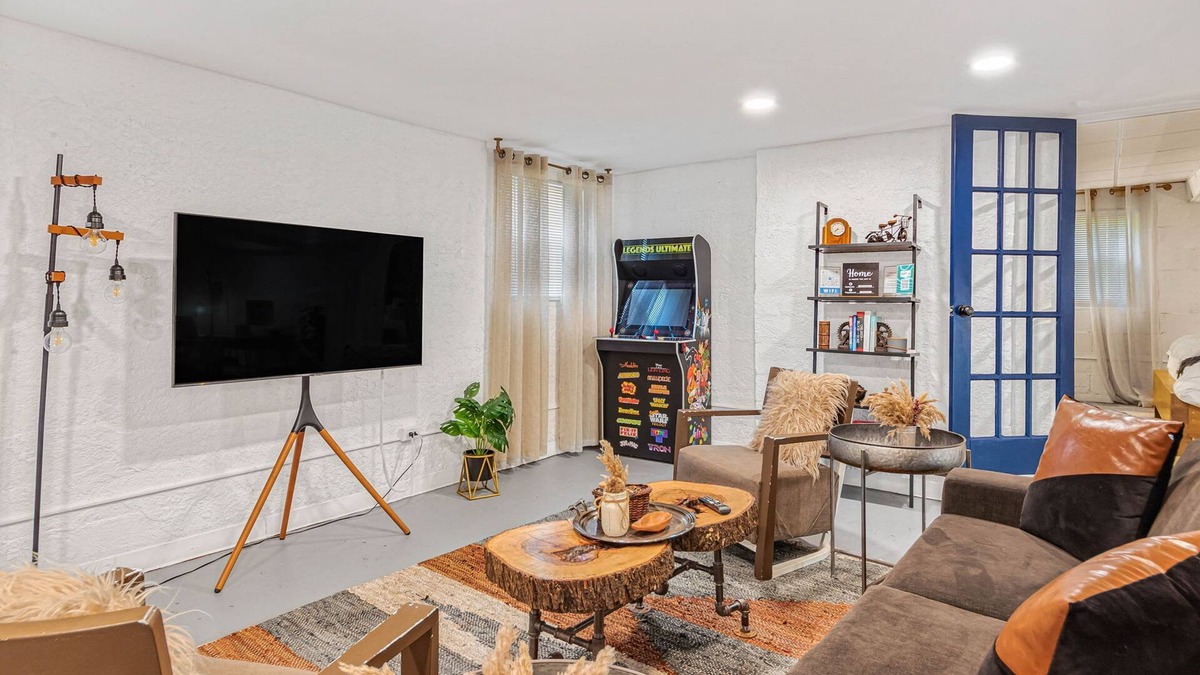 Atlanta Apartment | The Dapper Den Suite