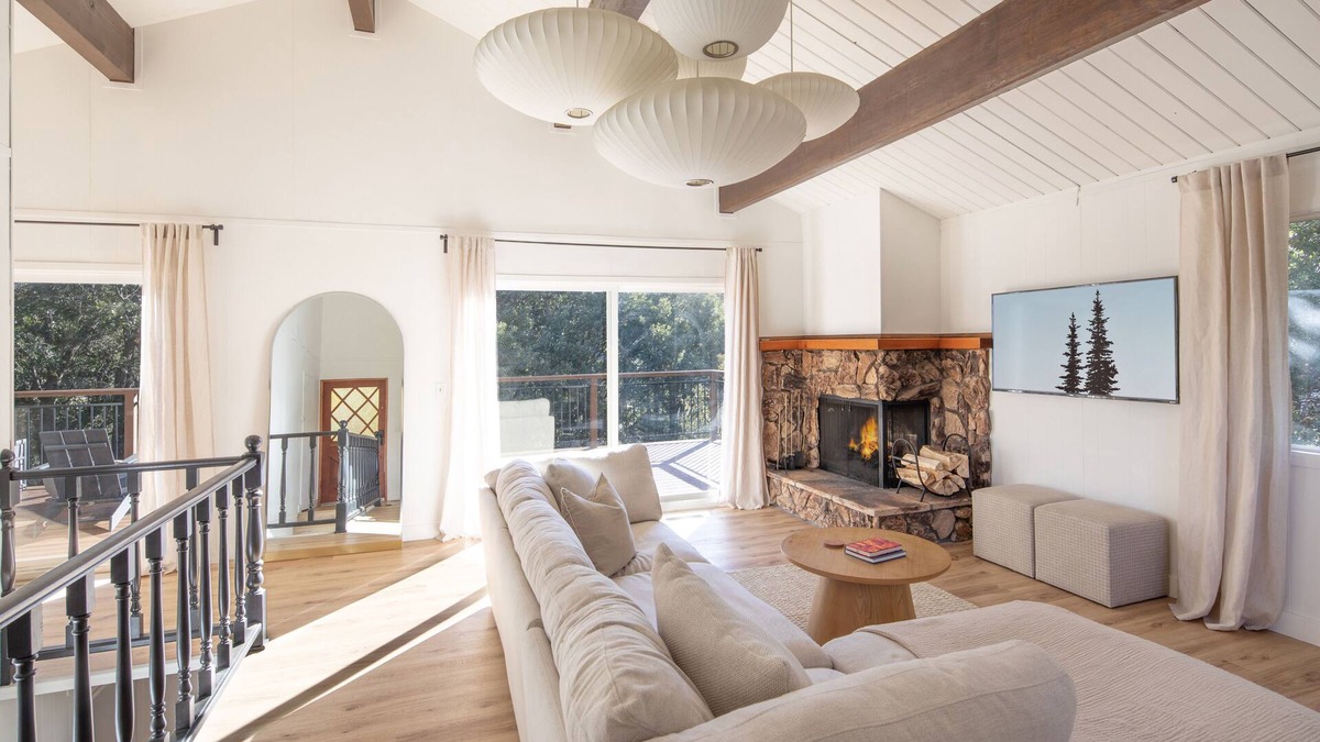 Crestline Cabin | The Daydream Cabin - mins to lake w/fire pit
