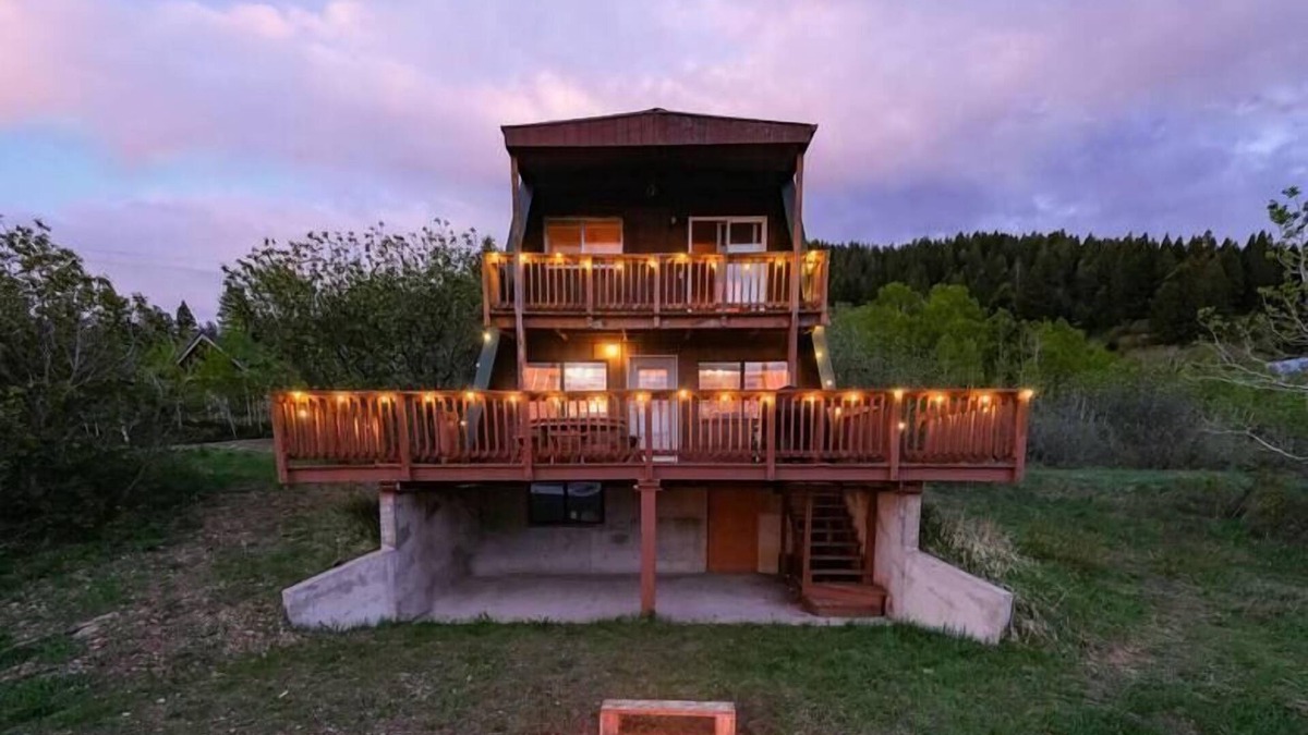 Island Park Cabin | The DeckHouse at Island Park