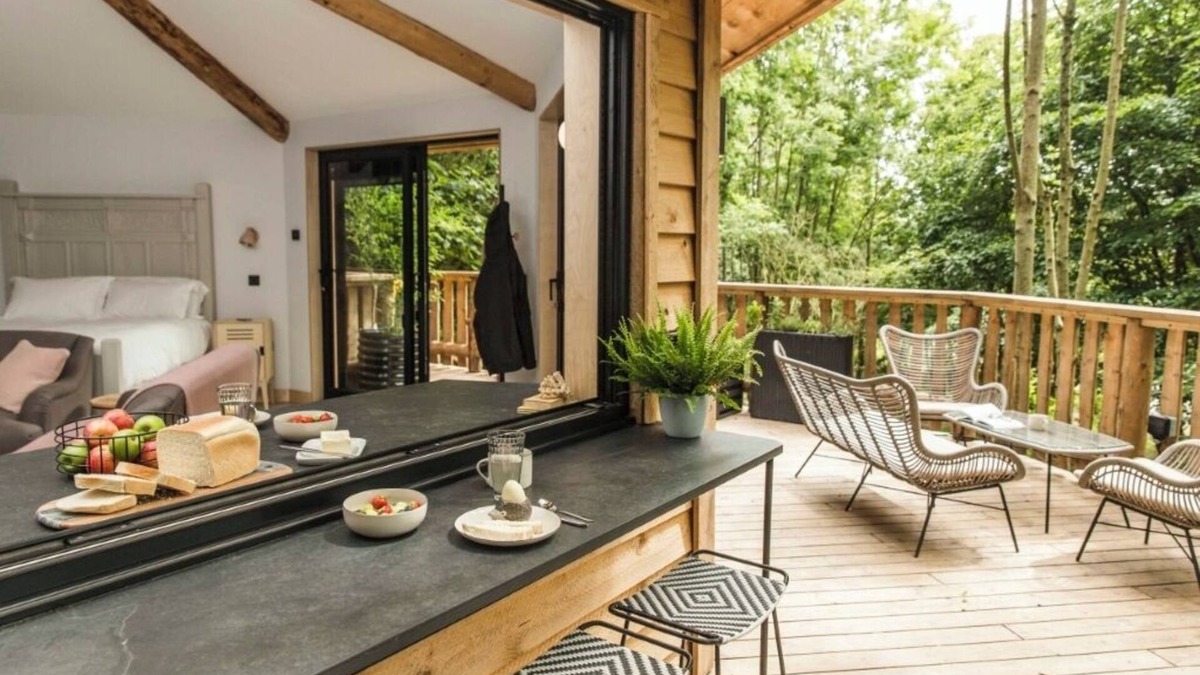 Putsborough House | The Den - Luxurious Treehouse Accommodation with a private Spa
