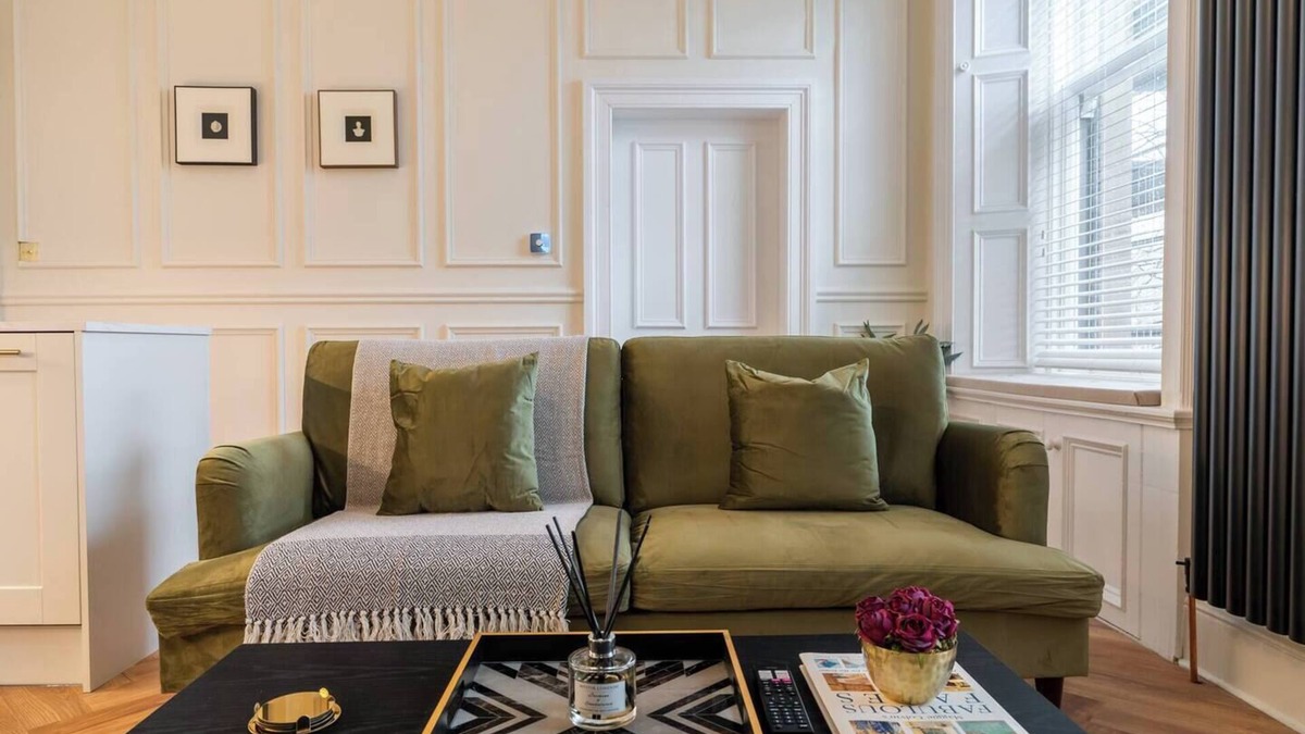 North West Condo | The Devonshire Suite - Your 5 Star West End Stay!