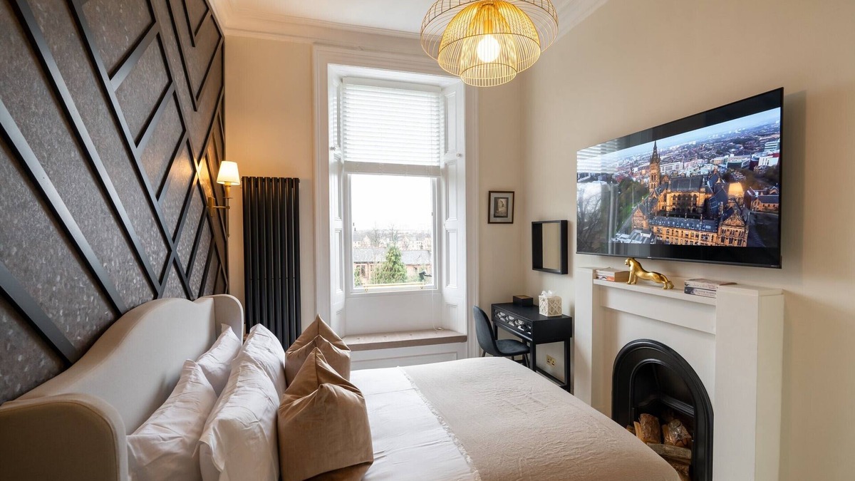 North West Apartment | The Devonshire Suite - Your 5 Star West End Stay!