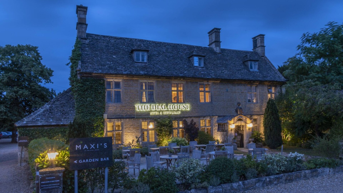 Bourton Hotel | The Dial House