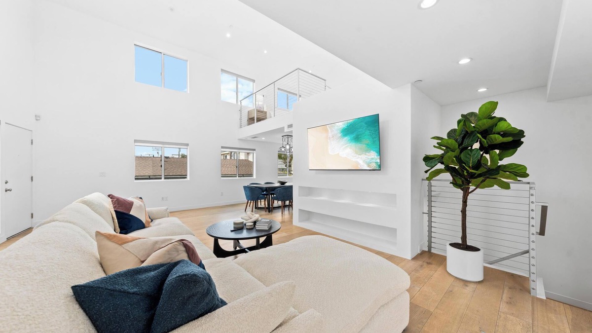 North of Montana Apartment | The Diamond Dune Three floors Two Balconies BBQ