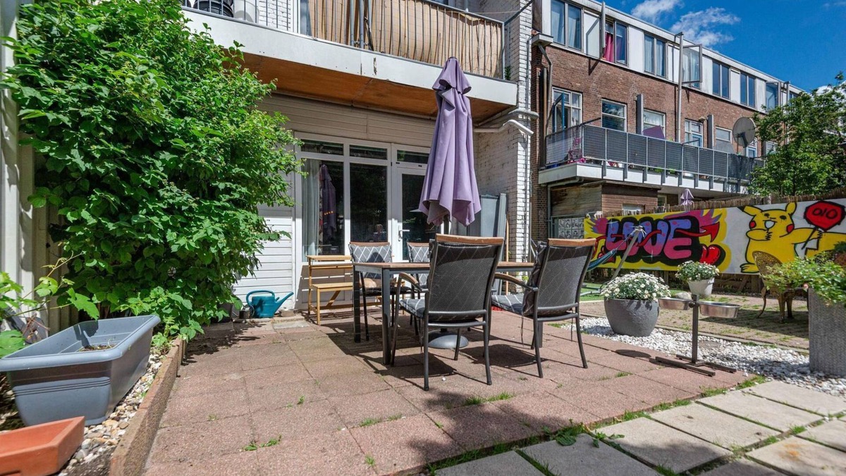 Ijsselmonde Bed & Breakfast | The Diesel Bed and Breakfast